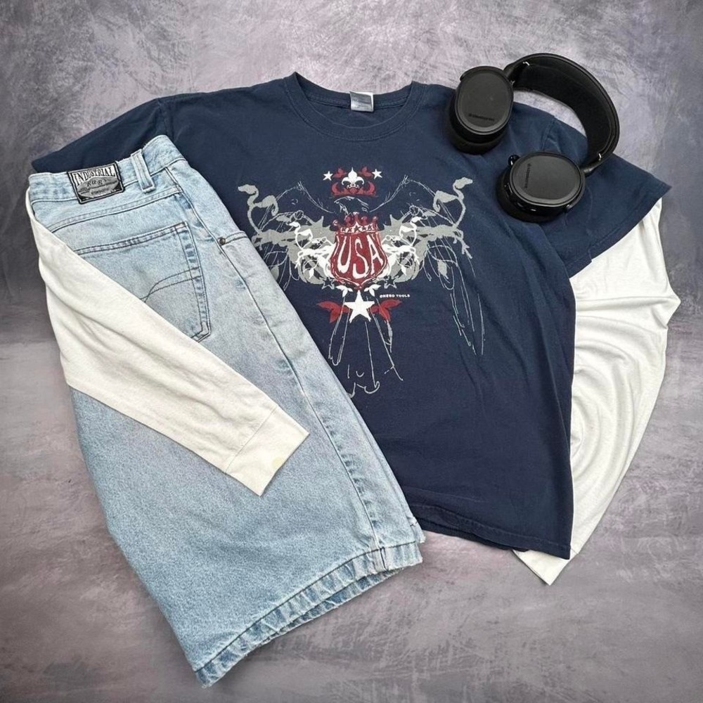 Navy blue tee with distressed USA eagle graphic and faded patriotic Y2K street